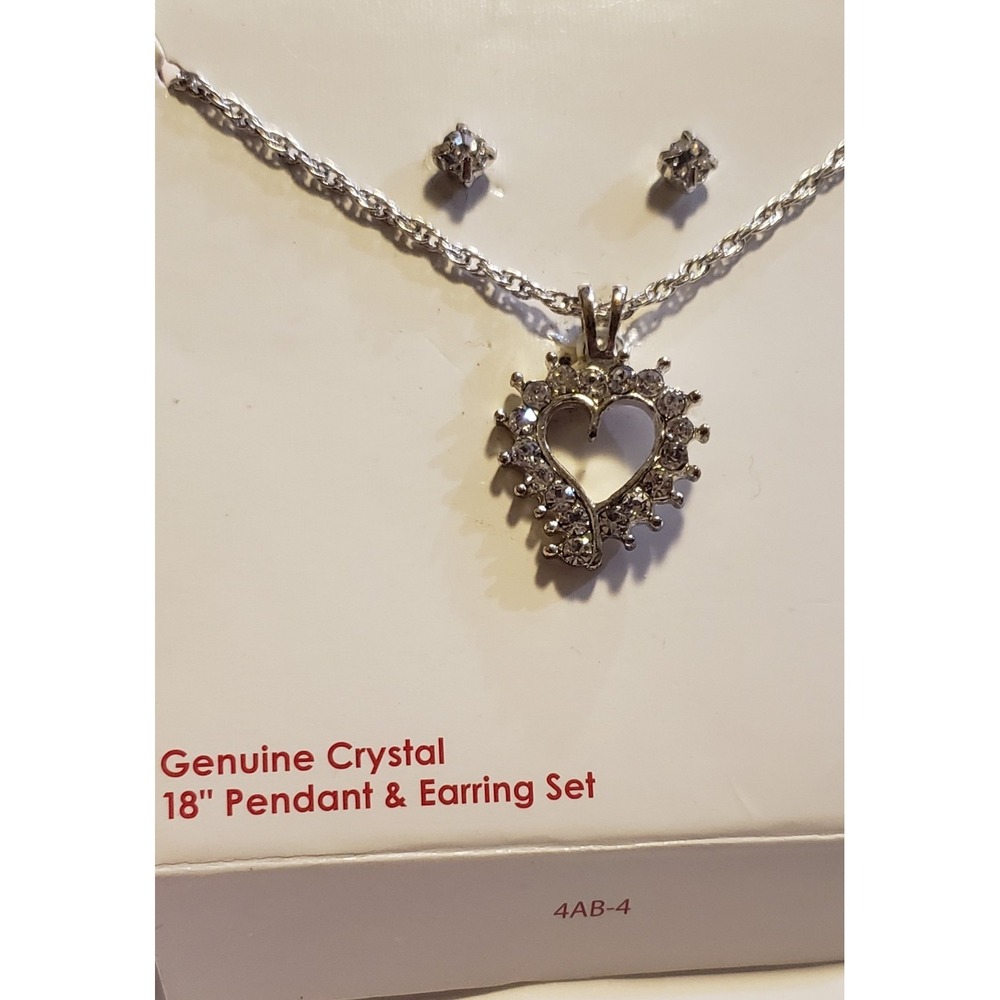 4 Boxed Necklace/Earring Sets - Picture 4 of 5